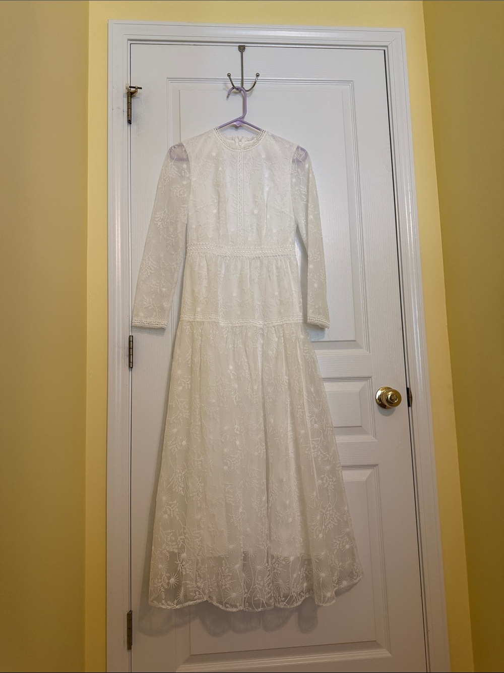 White Long-Sleeve Floral Lace Girls' Dress
